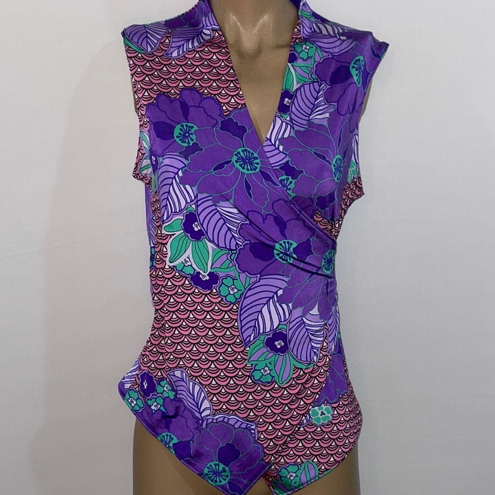 NEW Nikki Poulos Wrap Top Floral Print Purple M